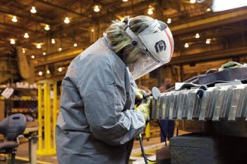US manufacturing  sees modest growth