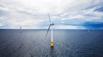 Hywind floating wind farm delivers power to grid