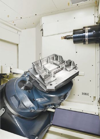 Efficient five-axis horizontal machining centre