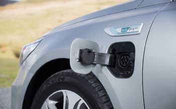 Car industry calls for Plug-in Car Grant rethink