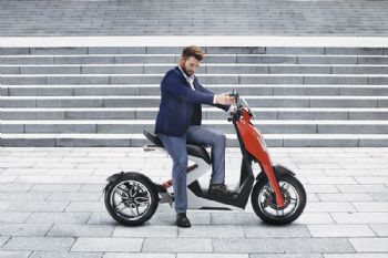 New electric high-performance scooter