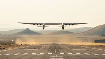 Stratolaunch completes historic first flight