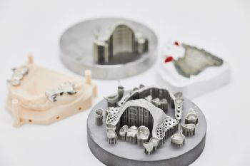3-D printer manufactures dentures overnight