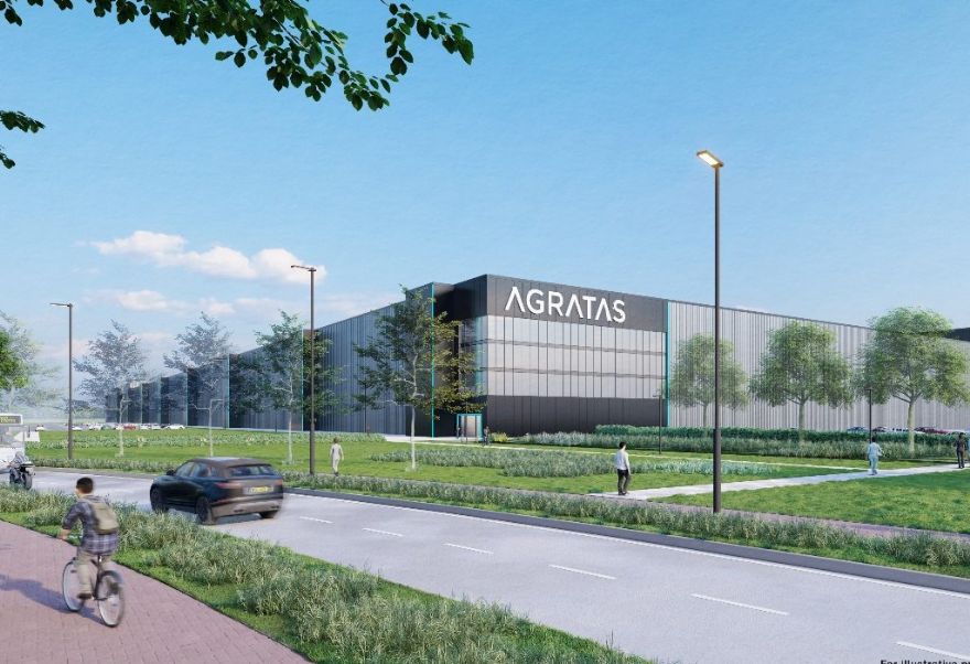 £4 billion battery-cell manufacturing facility takes shape
