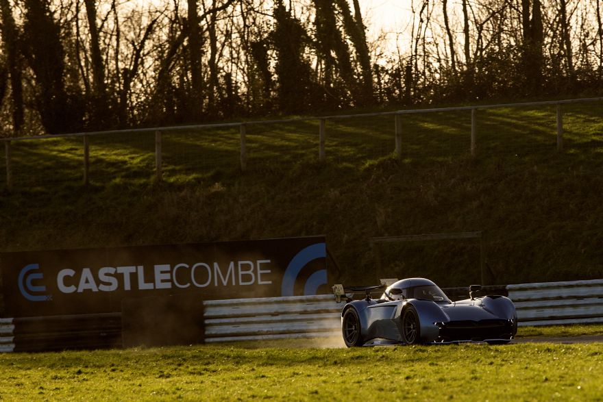McMurtry Automotive agrees deal with Castle Combe Circuit