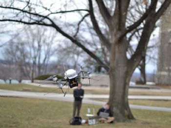 Flying robot features 3-D vision