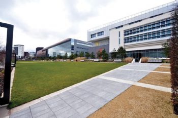 University to train nearly 300 apprentices