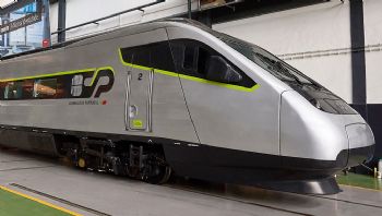 Refurbished Alfa Pendular tilting train