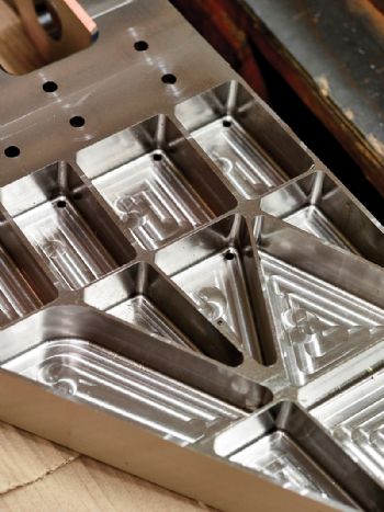 Machining aerospace components