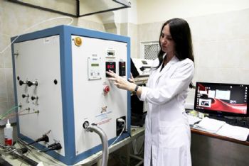 Hydrogen-resistant products from titanium alloys
