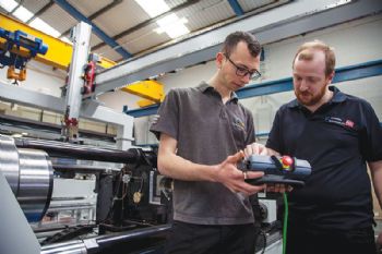 Double-axle friction welding machine