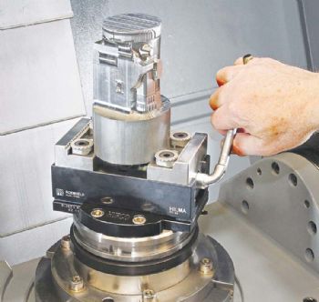 Five-axis vice holds cylindrical parts