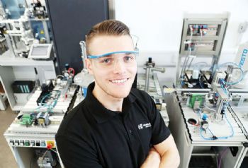 Former HydraForce apprentice wins award