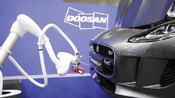 Collaborative robots on show at Automechanika