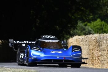 Volkswagen ID.R electrifies Goodwood