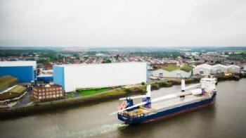 World’s longest wind-turbine blade arrives in UK