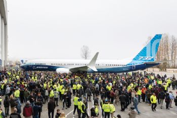 Boeing 737 MAX 10 makes its debut