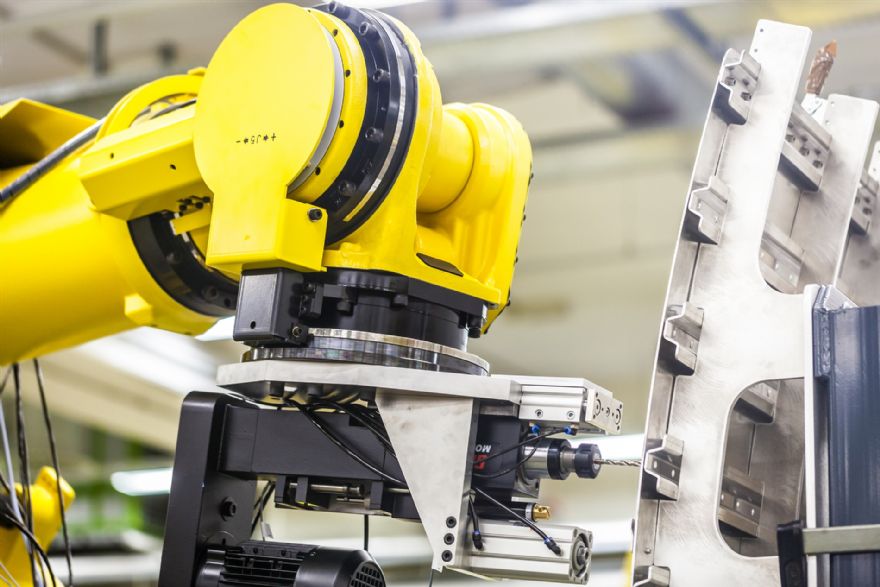 High payload six-axis robot range extended