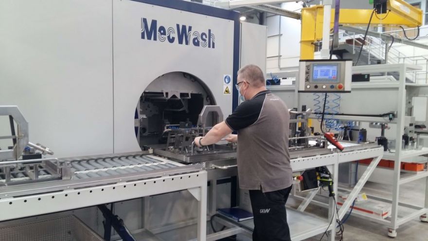 Another MecWash Maxi keeps it clean at Grainger and Worrall