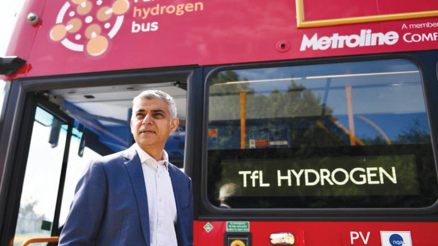 London Mayor launches England’s first hydrogen double deckers