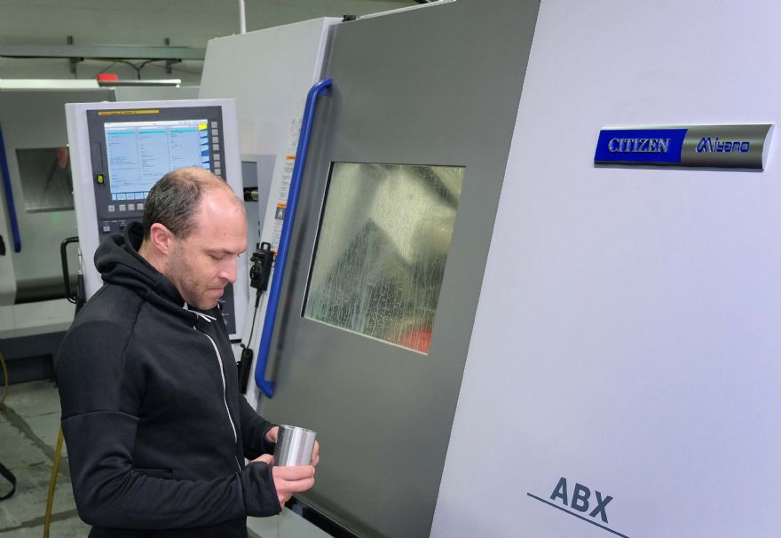 Aircraft equipment manufacturer improves machining efficiency