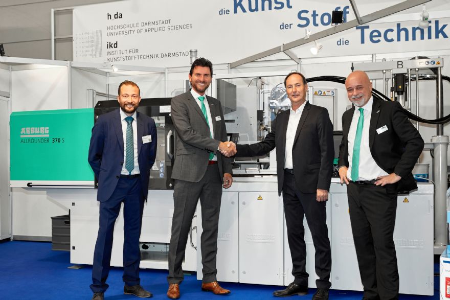 New injection moulding machine for Darmstadt University