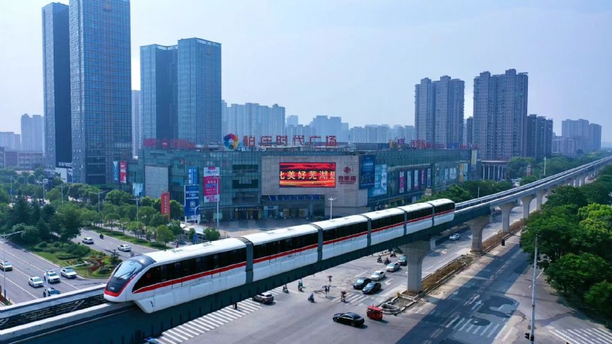 First autonomous elevated monorail enters service in China