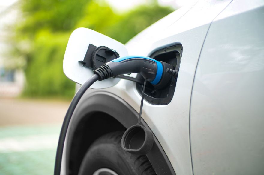 Car charging points lag surge in EV sales