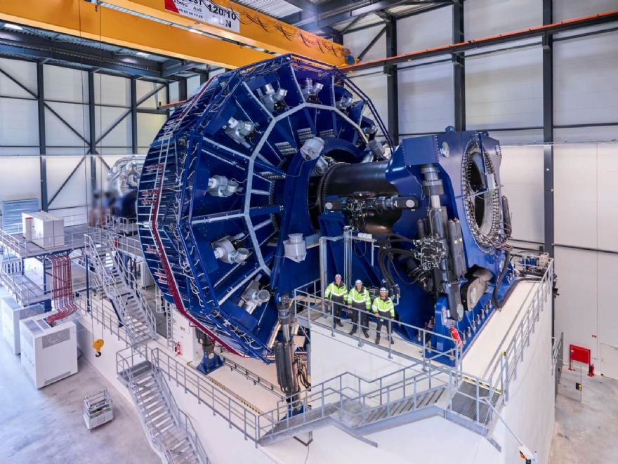 HALT test rig for next-generation offshore nacelle testing