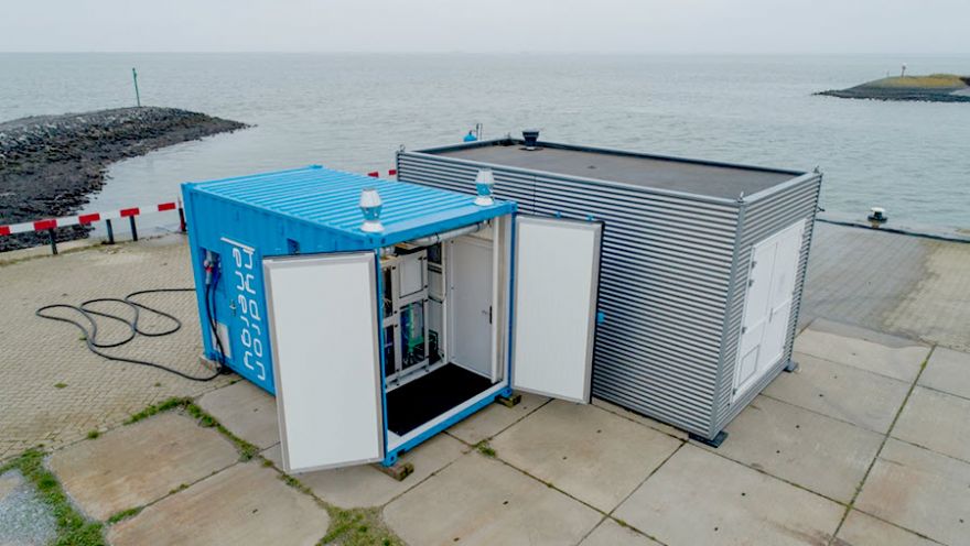 Pilot project generates green hydrogen from seawater