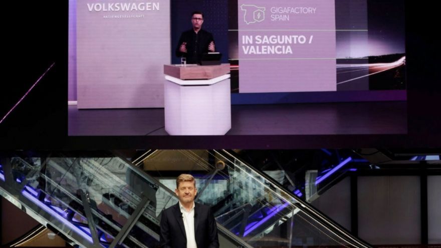 VW and SEAT reveal electrification plan for Spain