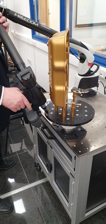 New metrology-grade rotary-axis table for portable CMMs