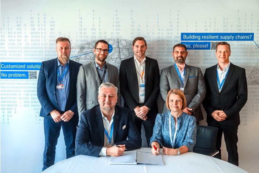 thyssenkrupp Aerospace and Saab sign renewal of their partnership
