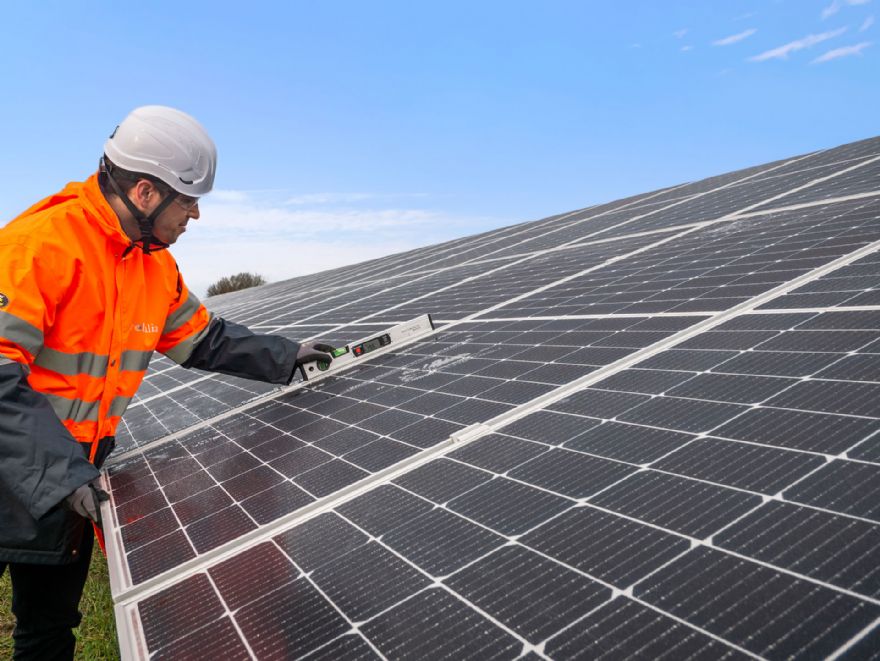 Network Rail signs solar power deal with EDF Renewables UK