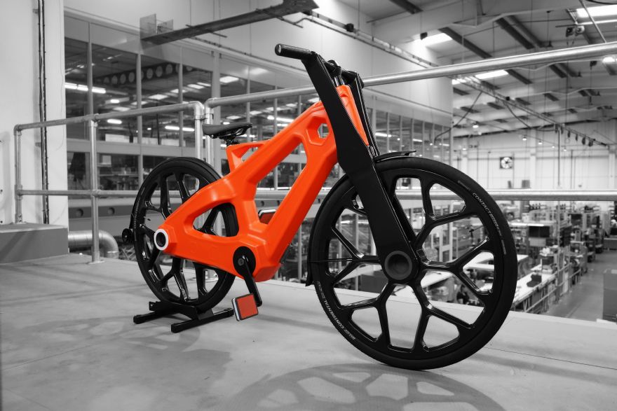World’s first urban bike made from recycled plastic