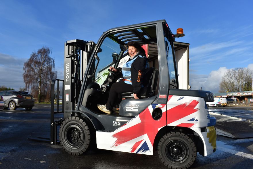 Forklift donated by Toyota boosts flow of humanitarian aid to Ukraine
