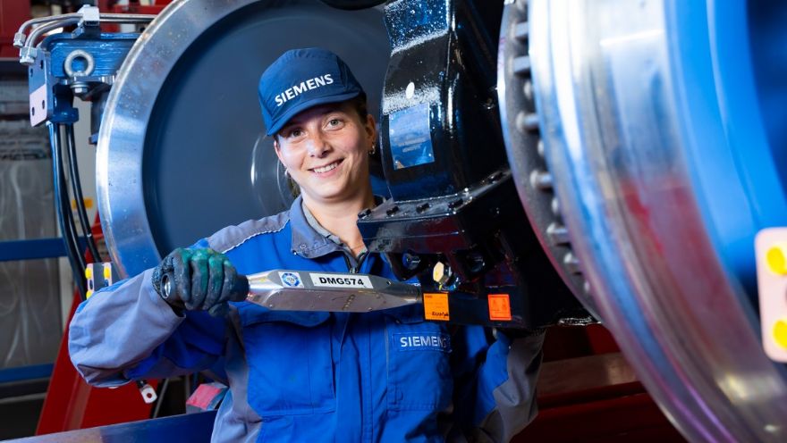Siemens UK takes on 84 recruits in major early-careers drive