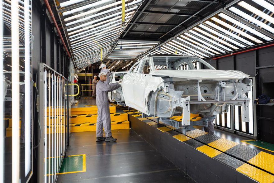 UK car production up in April as exports surge
