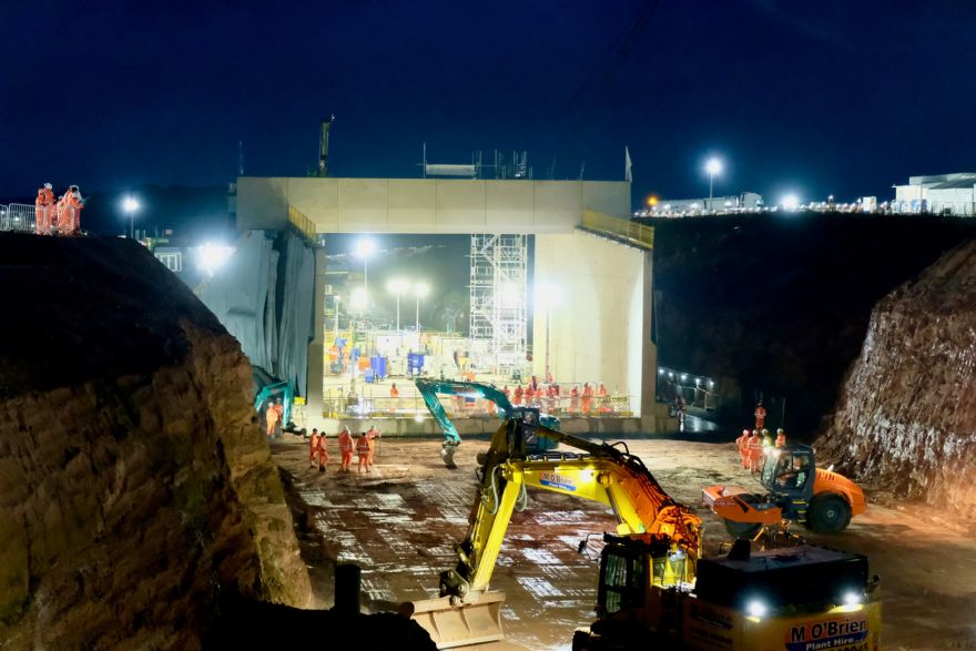 HS2 undertakes third bridge move in the West Midlands 