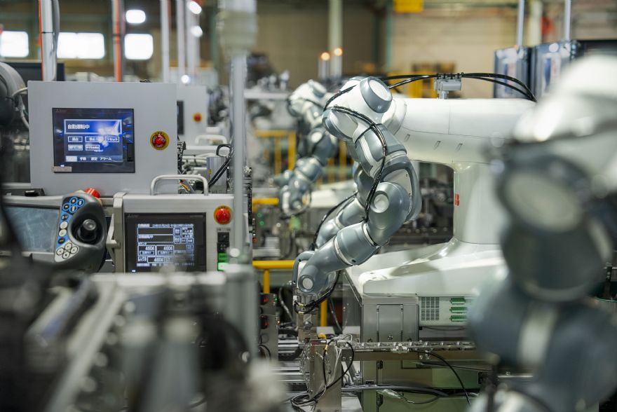 Cobots alleviate workforce shortages for aluminium parts supplier