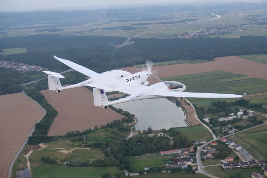 H2FLY and Japan Airlines focus on sustainable hydrogen aviation