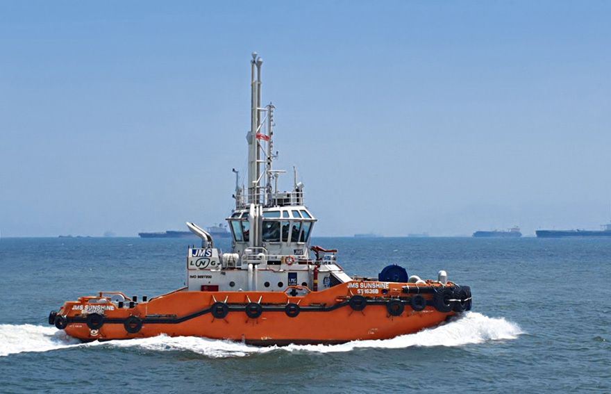 The ‘sun shines’ on first LNG tugboat with hybrid system 