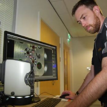 Advanced digital microscope measures in stunning HD