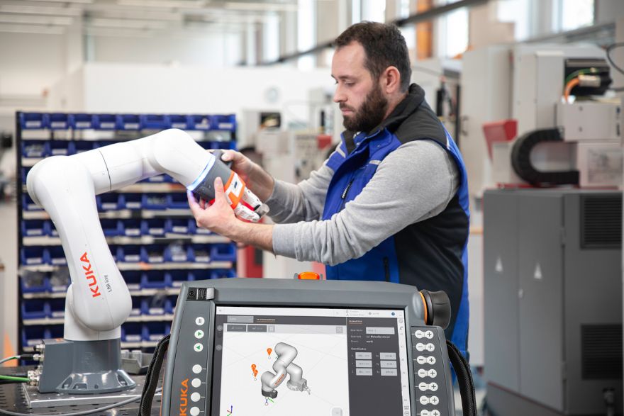 Over half a million industrial robots shipped in 2023