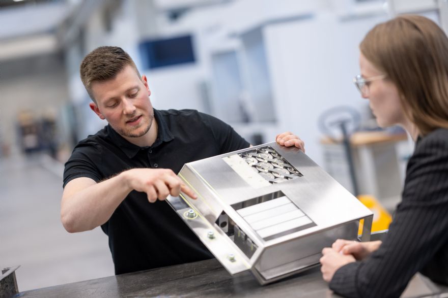 Recycling car batteries on an industrial scale	