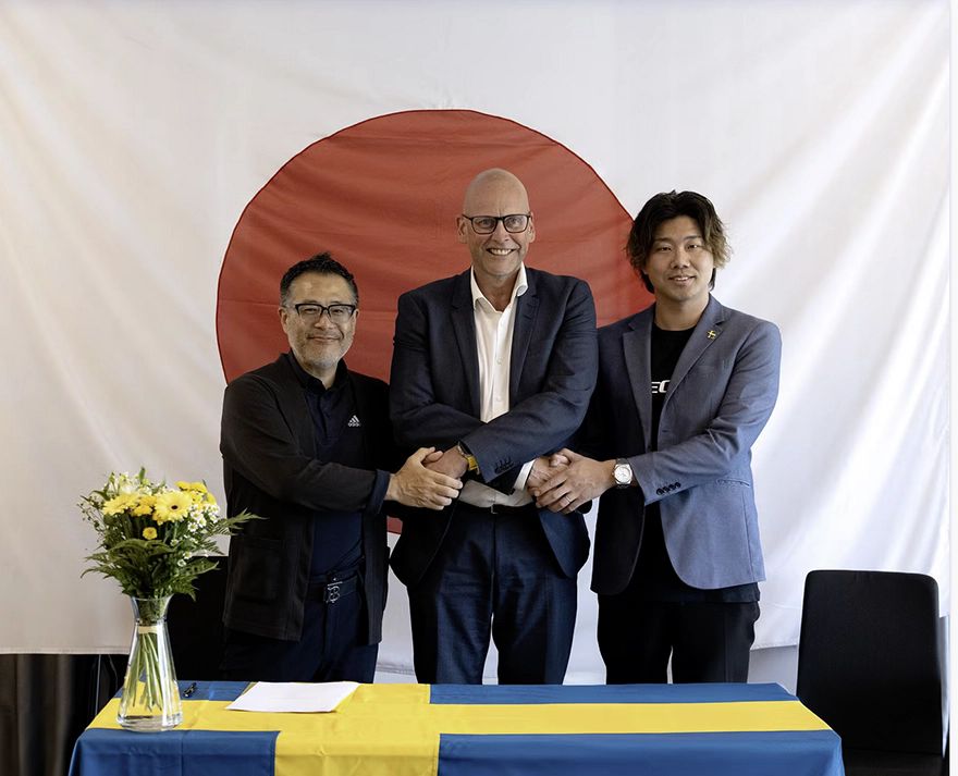 Engcon signs tiltrotator deals in Japan