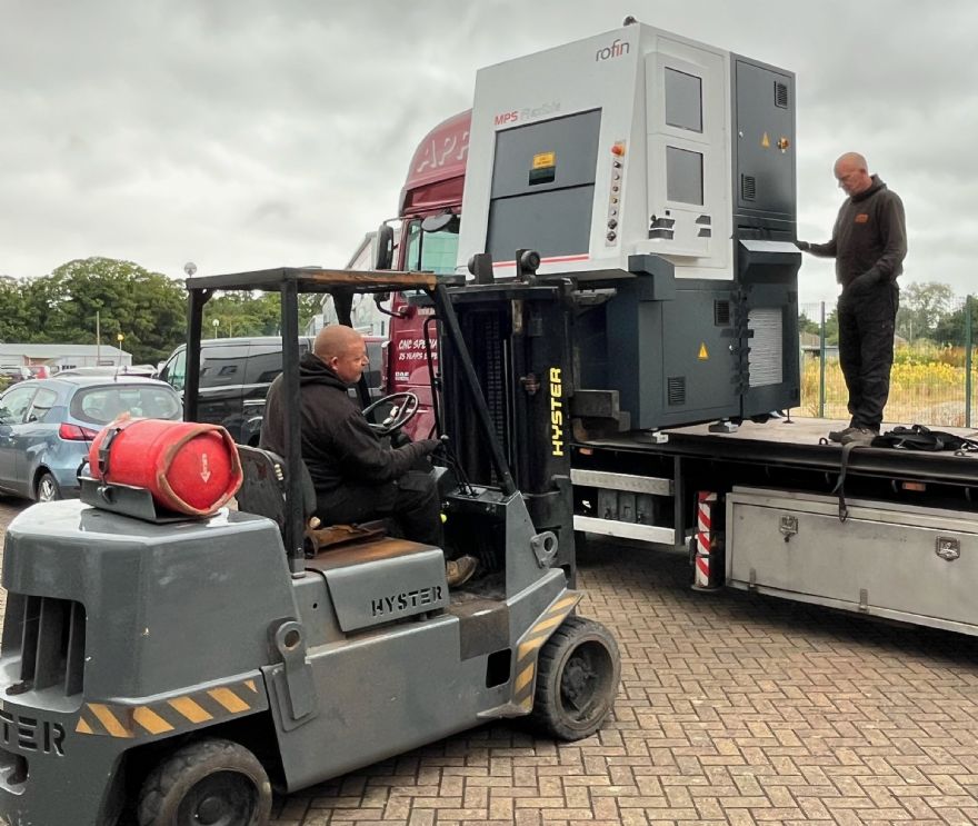 ES Precision invests in Femtosecond technology
