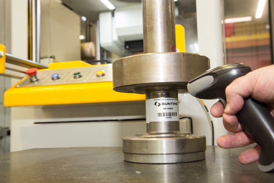 Magnetising automotive traction motor magnet rotors
