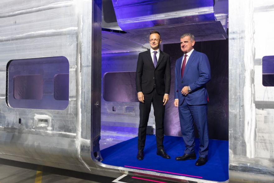Stadler unveils first double-decker carriage made in Hungary 