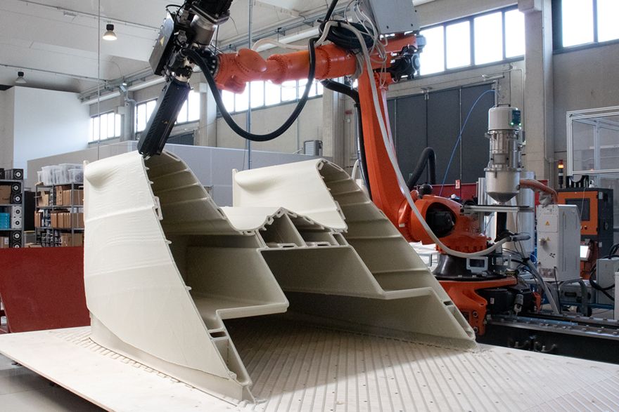 First functional large-format 3-D printed monolithic boat